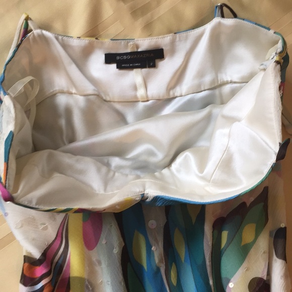 BCBG MaxAzria dress with sequin. Built in bra - Picture 7 of 7